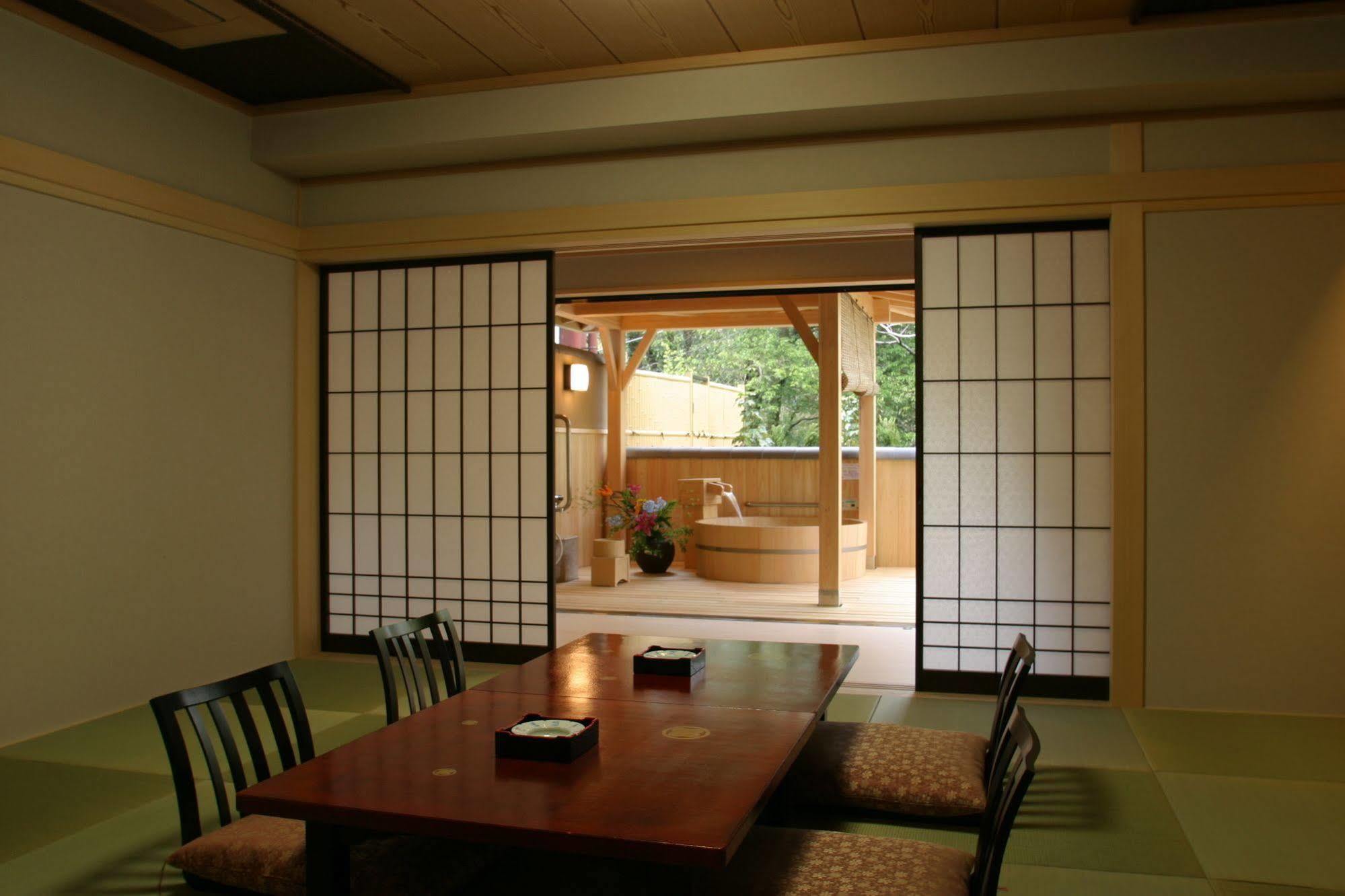 Hotel Gujo Hachiman Exterior photo